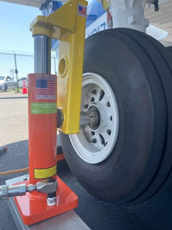 BEECHCRAFT B300/350 MAIN GEAR JACK KIT