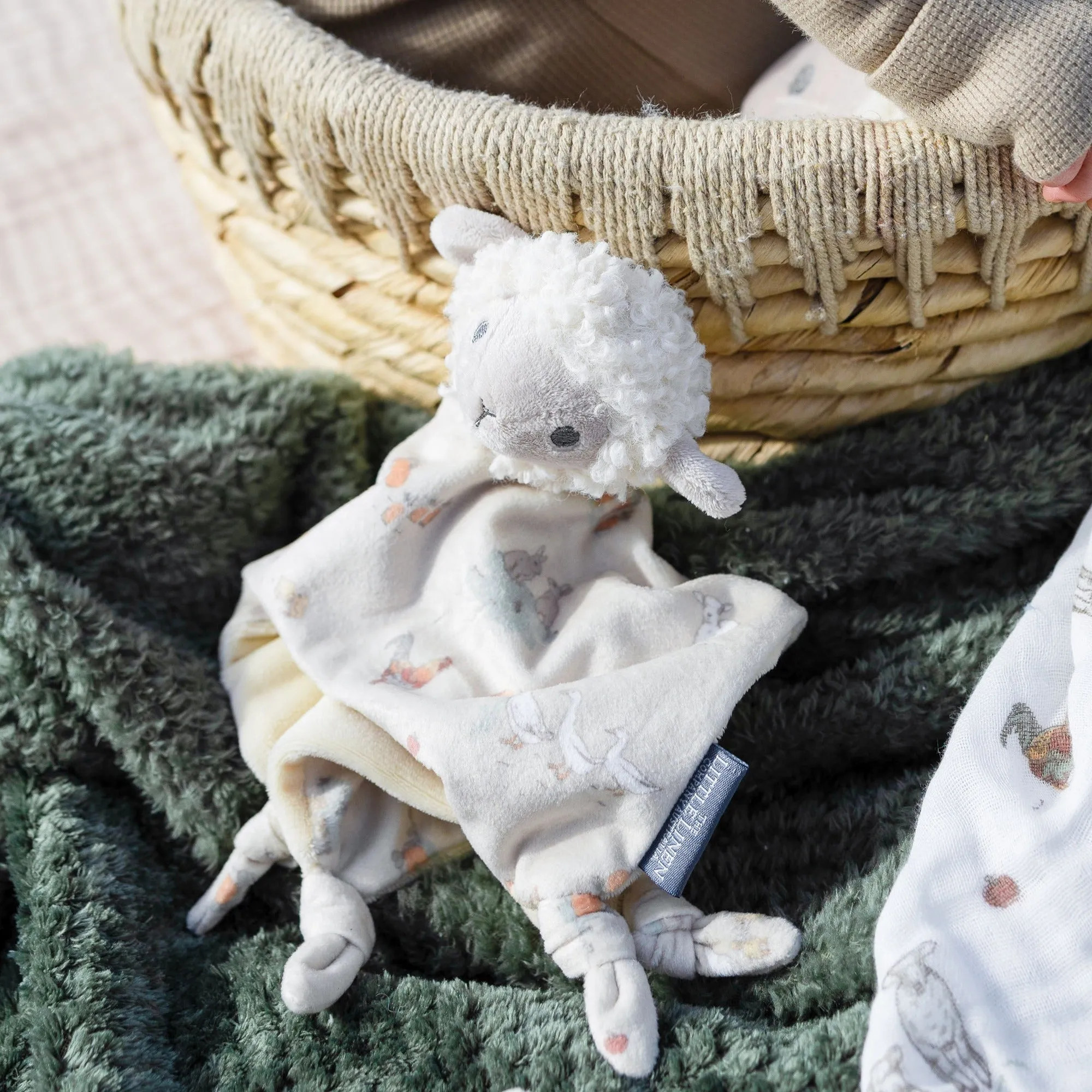 Lovie/Comforter - Farmyard Lamb